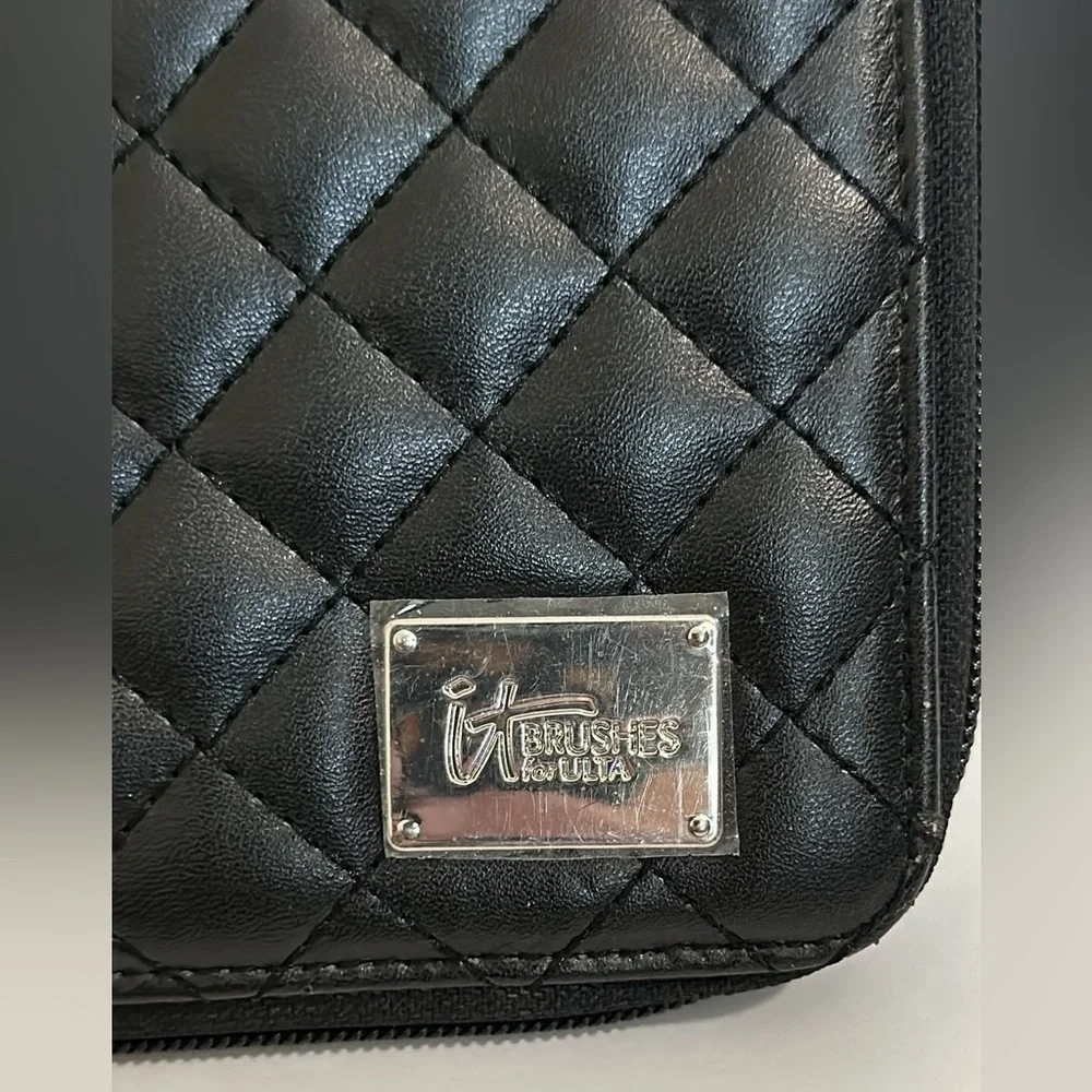 IT cosmetics for Ulta makeup bag NWOT